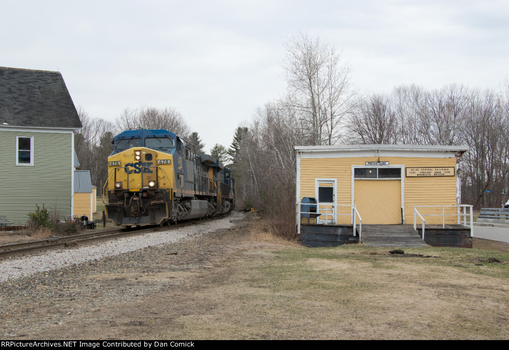 CSXT 478 Leads M426 at Monmouth